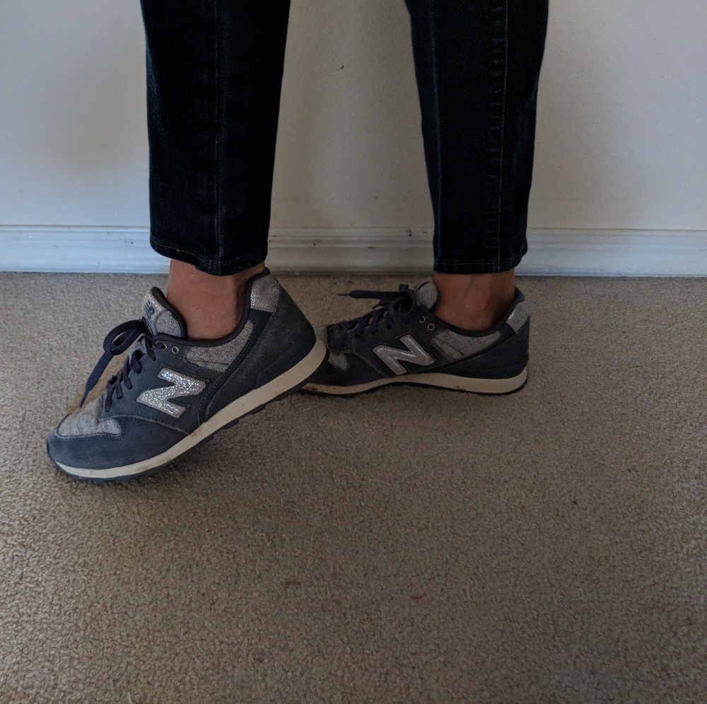 Women's New Balance 696 Shoes size 8